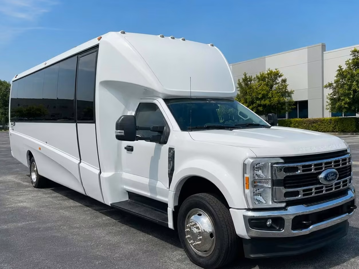 hollister 25 passenger minibus rental