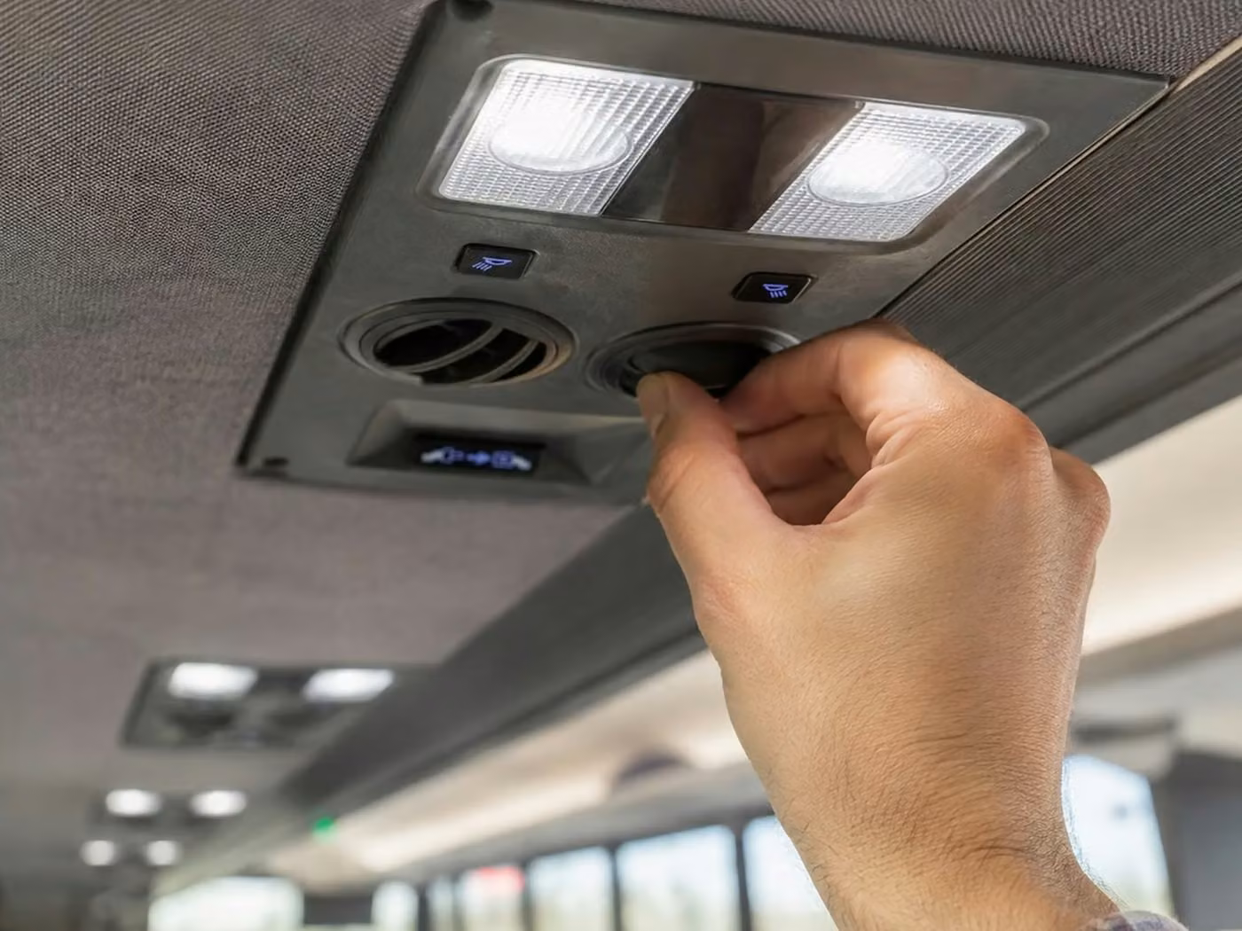 hollister 35 passenger minibus air conditioning