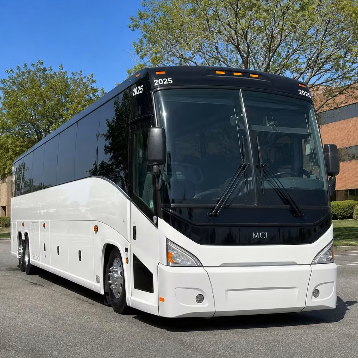 hollister airport transportation for vips and guest speakers