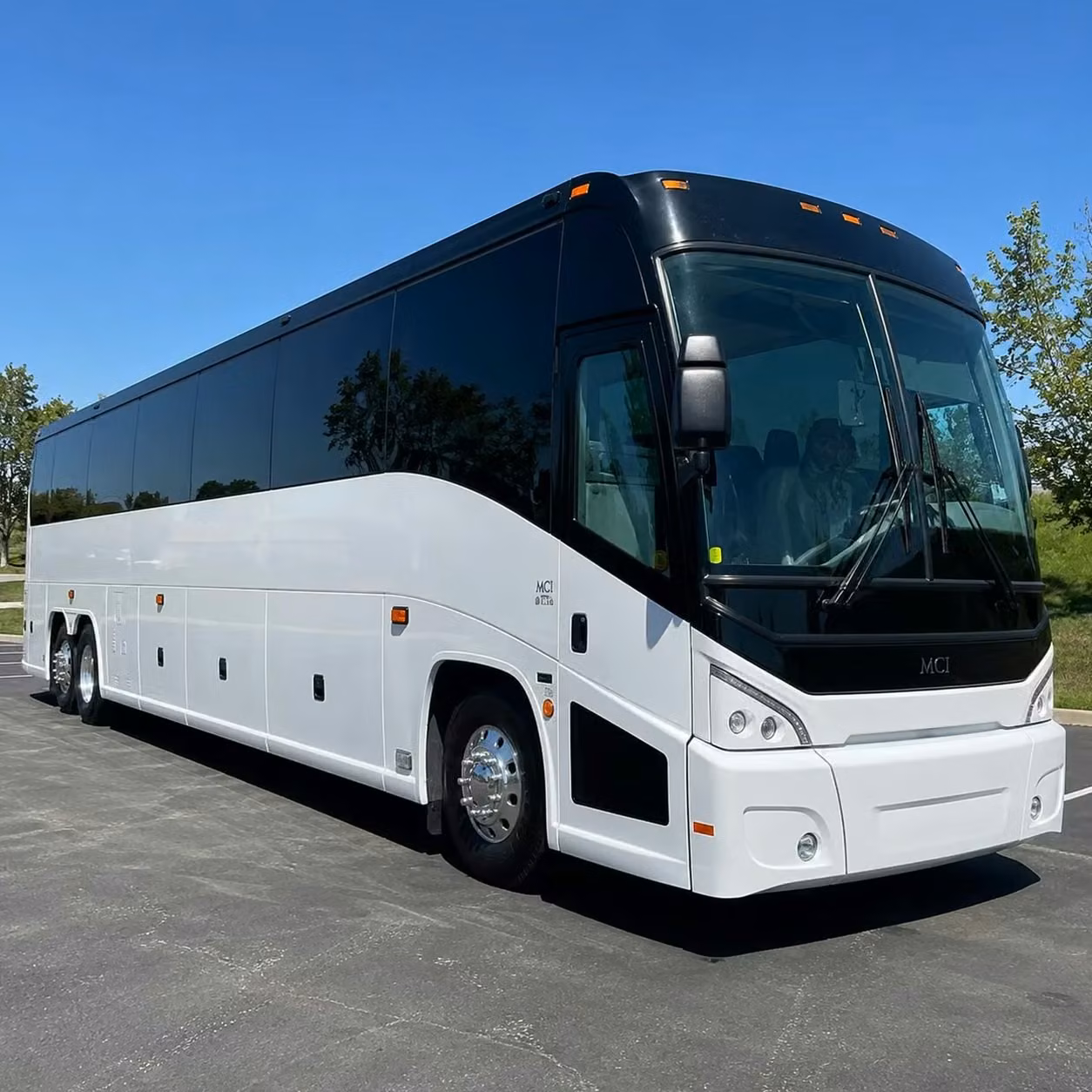 hollister employee shuttles to offsite parking sites