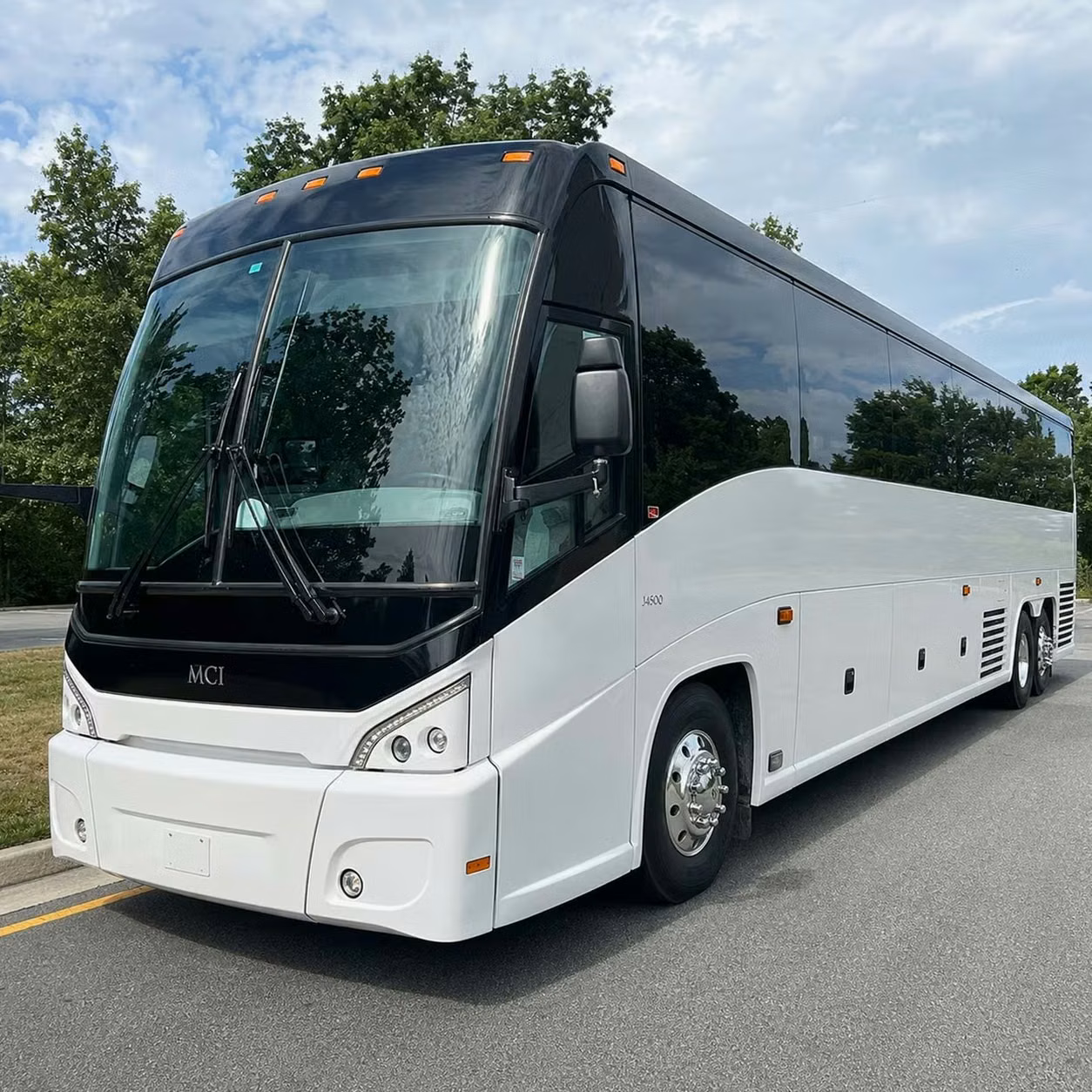 hollister reliable bus services for entertainers